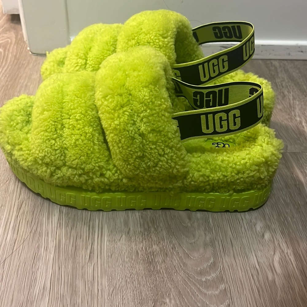 Yeah Ugg Slides